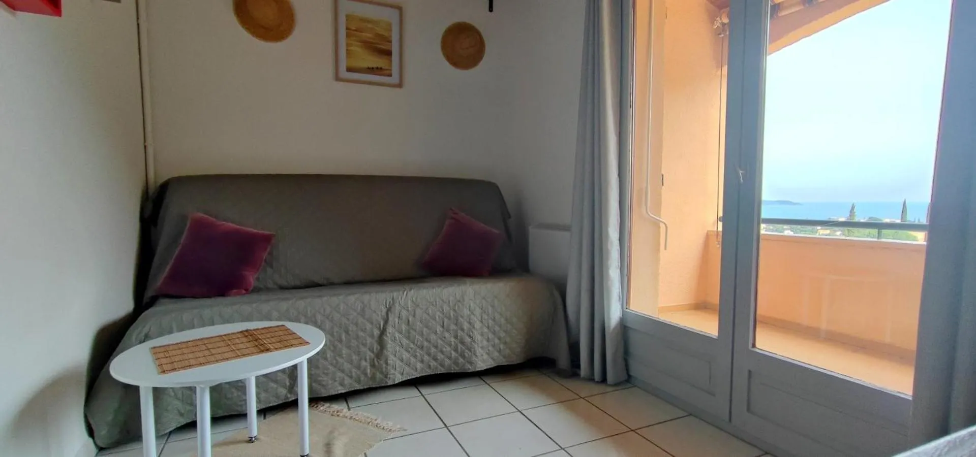Appartement Climatise Avec Balcon Vue Mer Panoramique, Grande Piscine Et Parking, Dans Residence Calme Proche Des Plages Cavalaire-sur-Mer