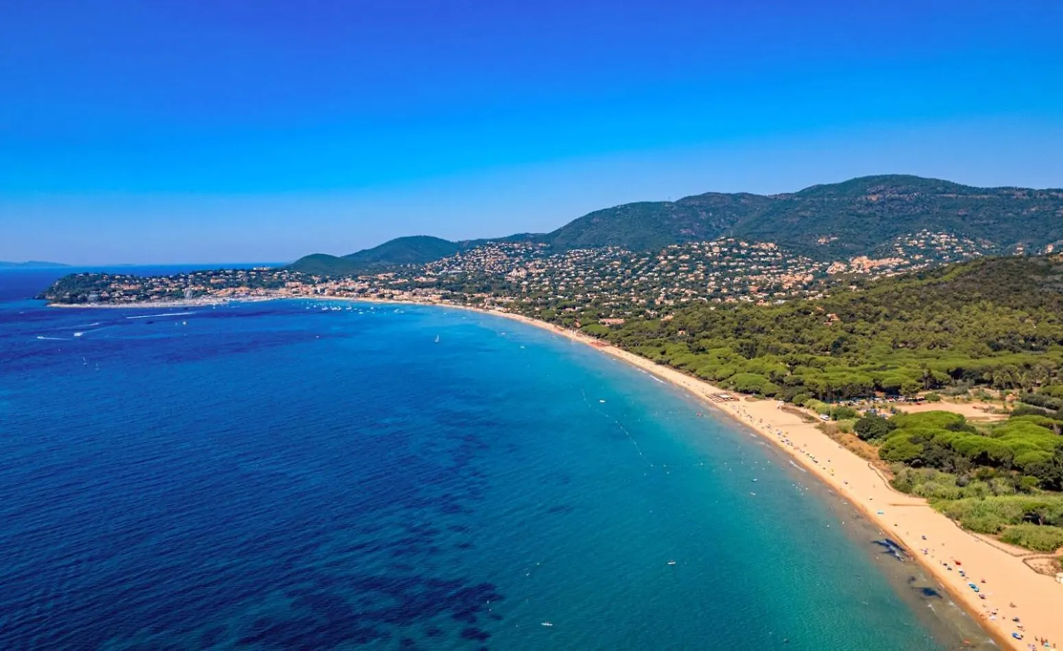 Appartement Climatise Avec Balcon Vue Mer Panoramique, Grande Piscine Et Parking, Dans Residence Calme Proche Des Plages 0*, Cavalaire-sur-Mer France