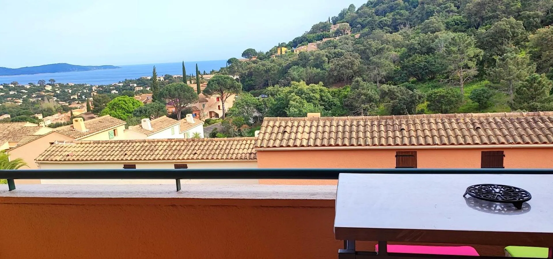 Appartement Climatise Avec Balcon Vue Mer Panoramique, Grande Piscine Et Parking, Dans Residence Calme Proche Des Plages