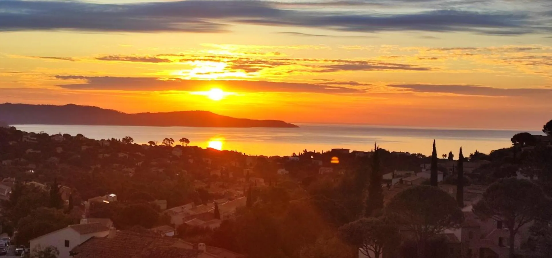 Appartement Climatise Avec Balcon Vue Mer Panoramique, Grande Piscine Et Parking, Dans Residence Calme Proche Des Plages location